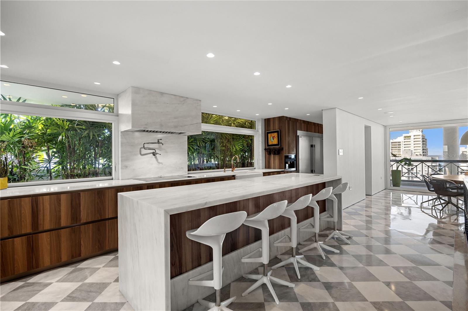 CROWNE PLAZA CONDOMINIUM - Residential