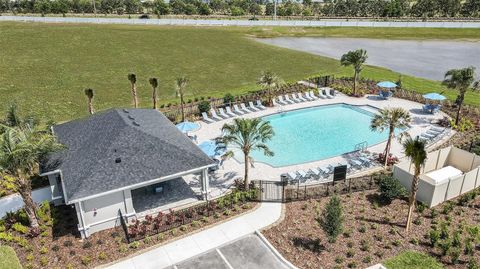 A home in AUBURNDALE