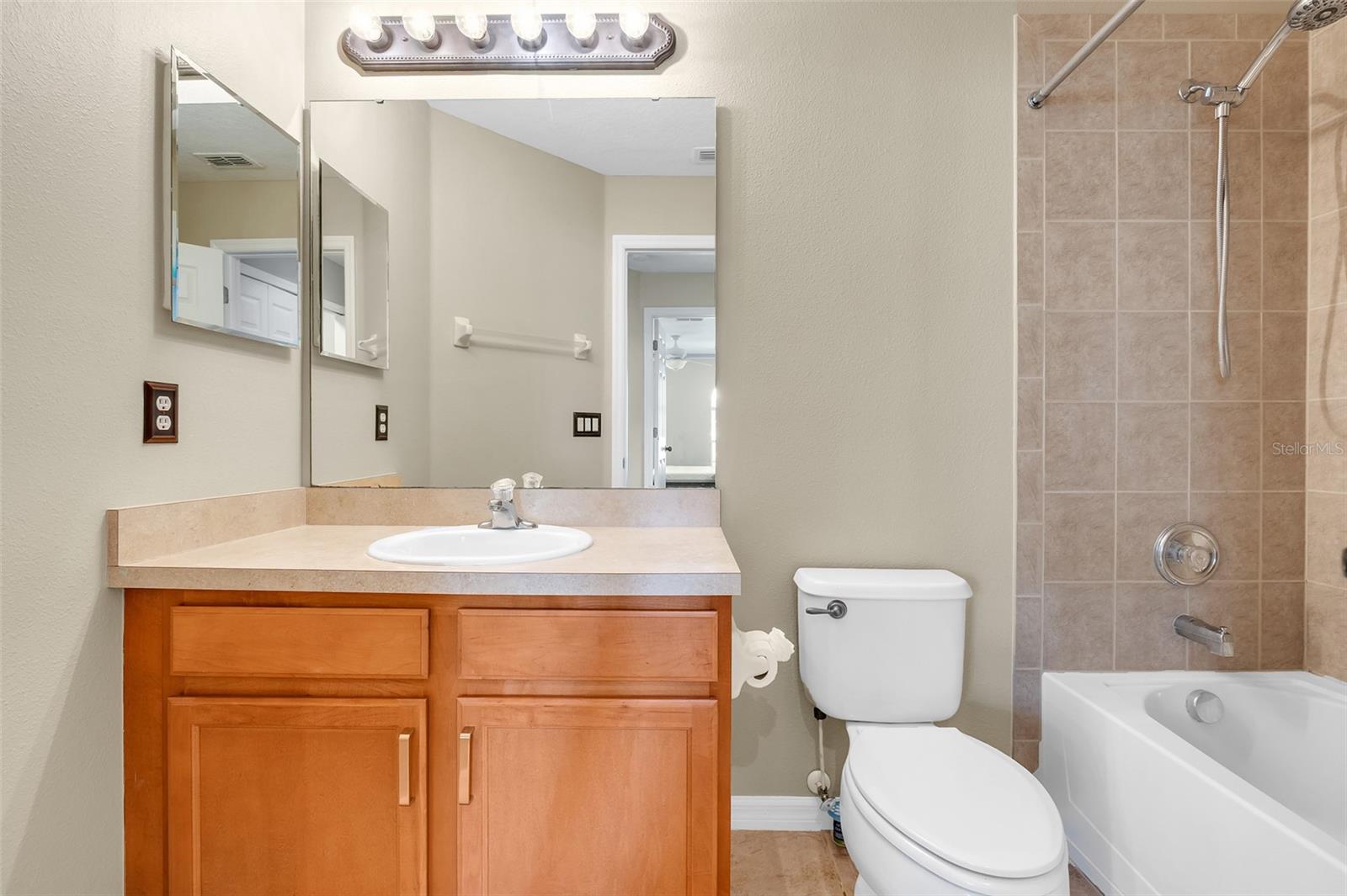 CLAYTON CROSSING TWNHMS - Residential Lease