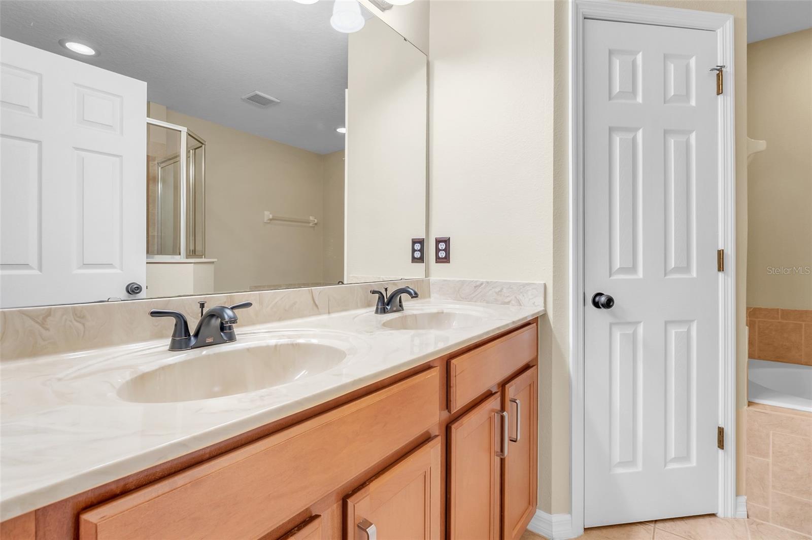 CLAYTON CROSSING TWNHMS - Residential Lease