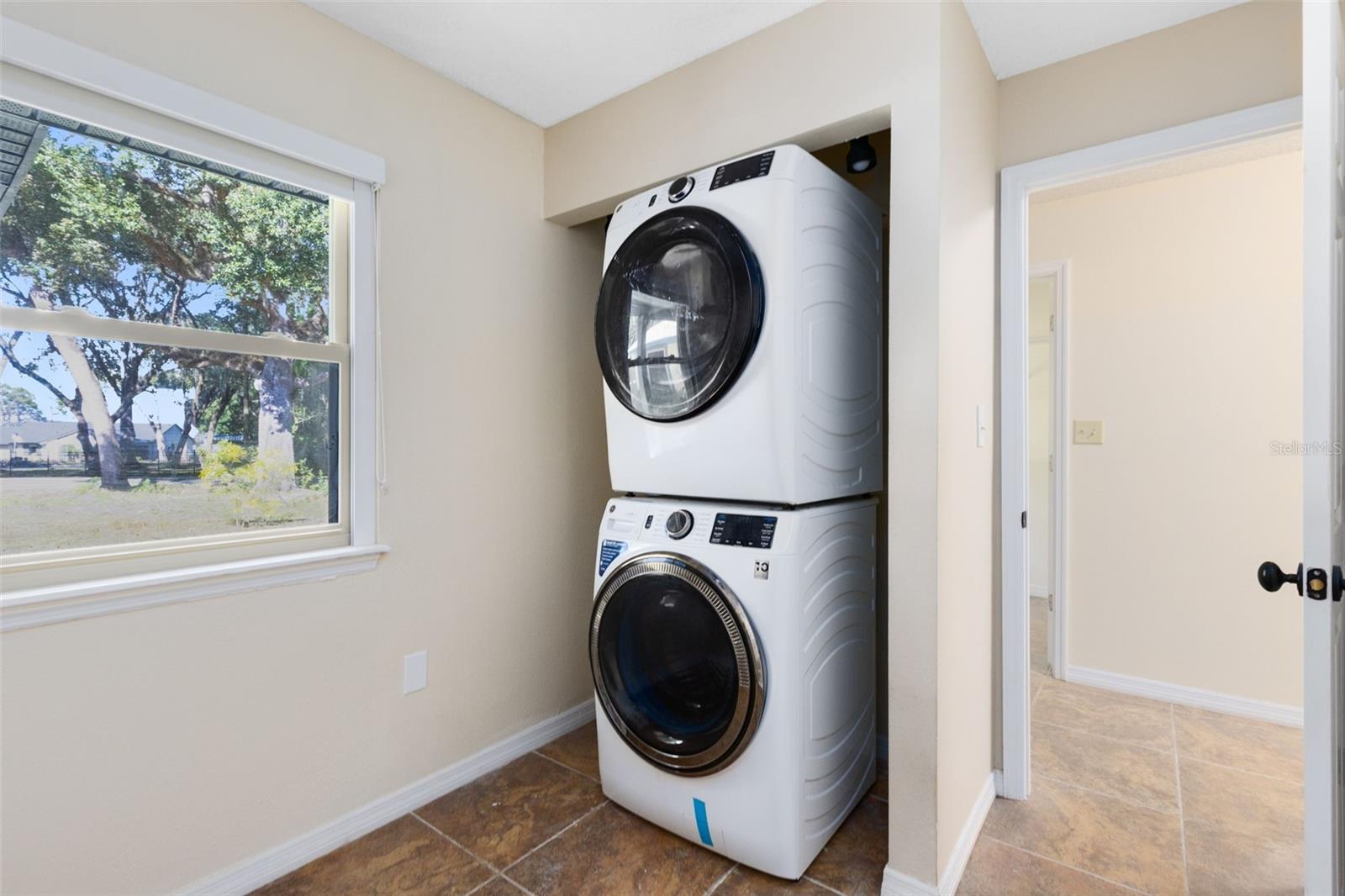 W E HUDSONS SUB - Residential