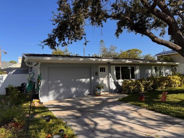 SOUTH VENICE - Residential