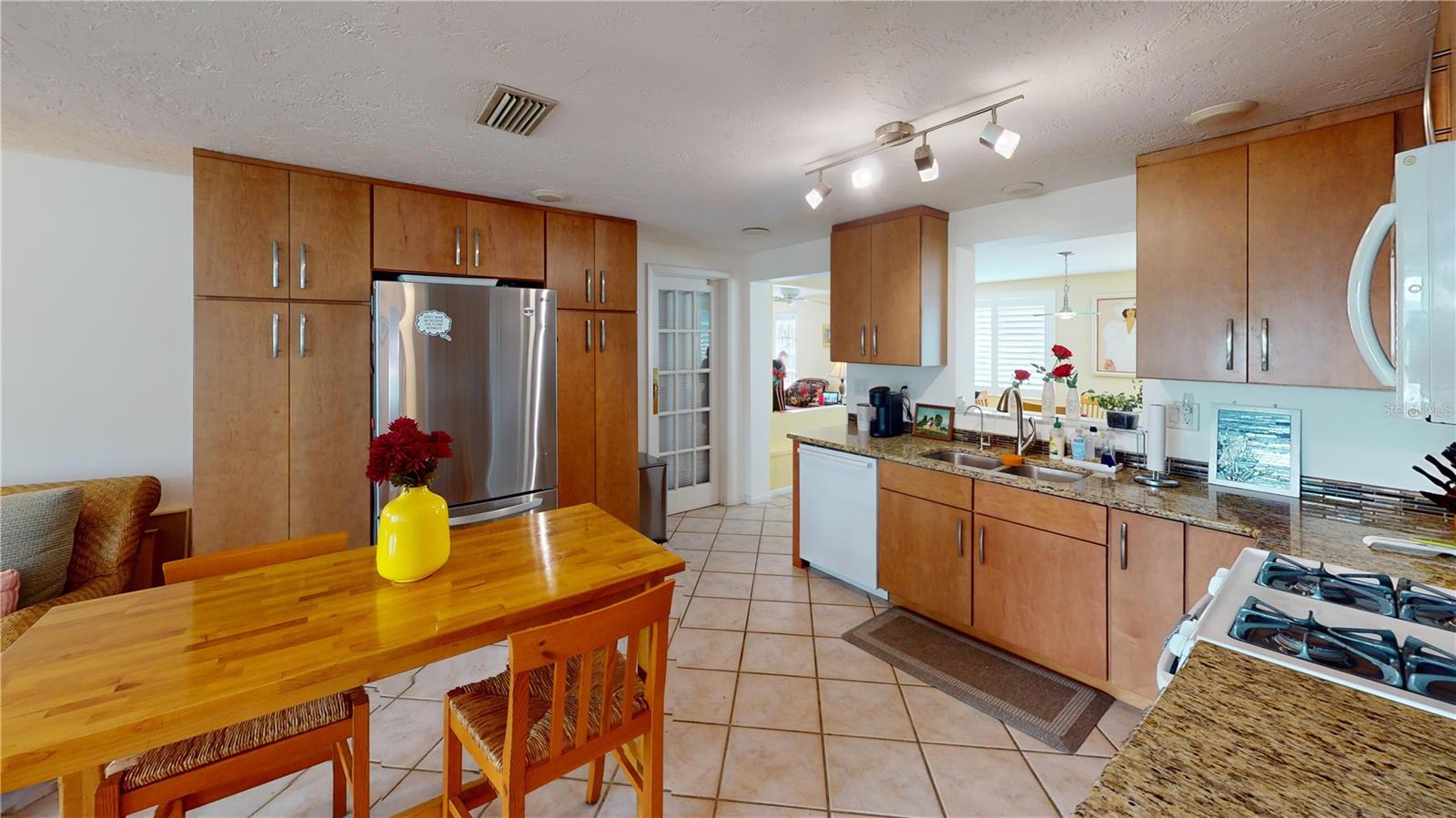 SOUTH VENICE - Residential