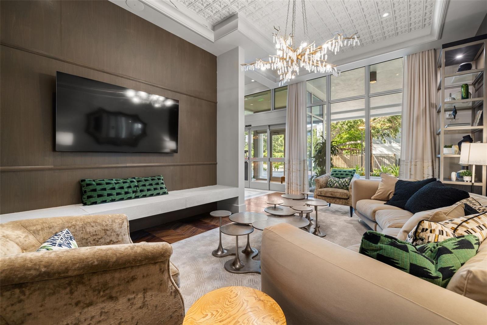 ALTURA BAYSHORE - Residential