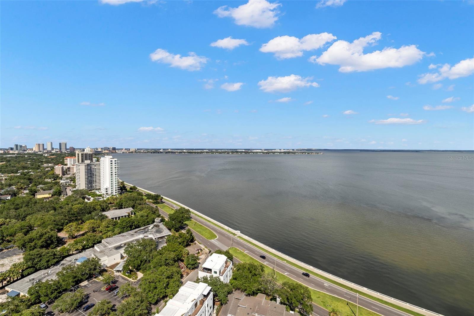 ALTURA BAYSHORE - Residential