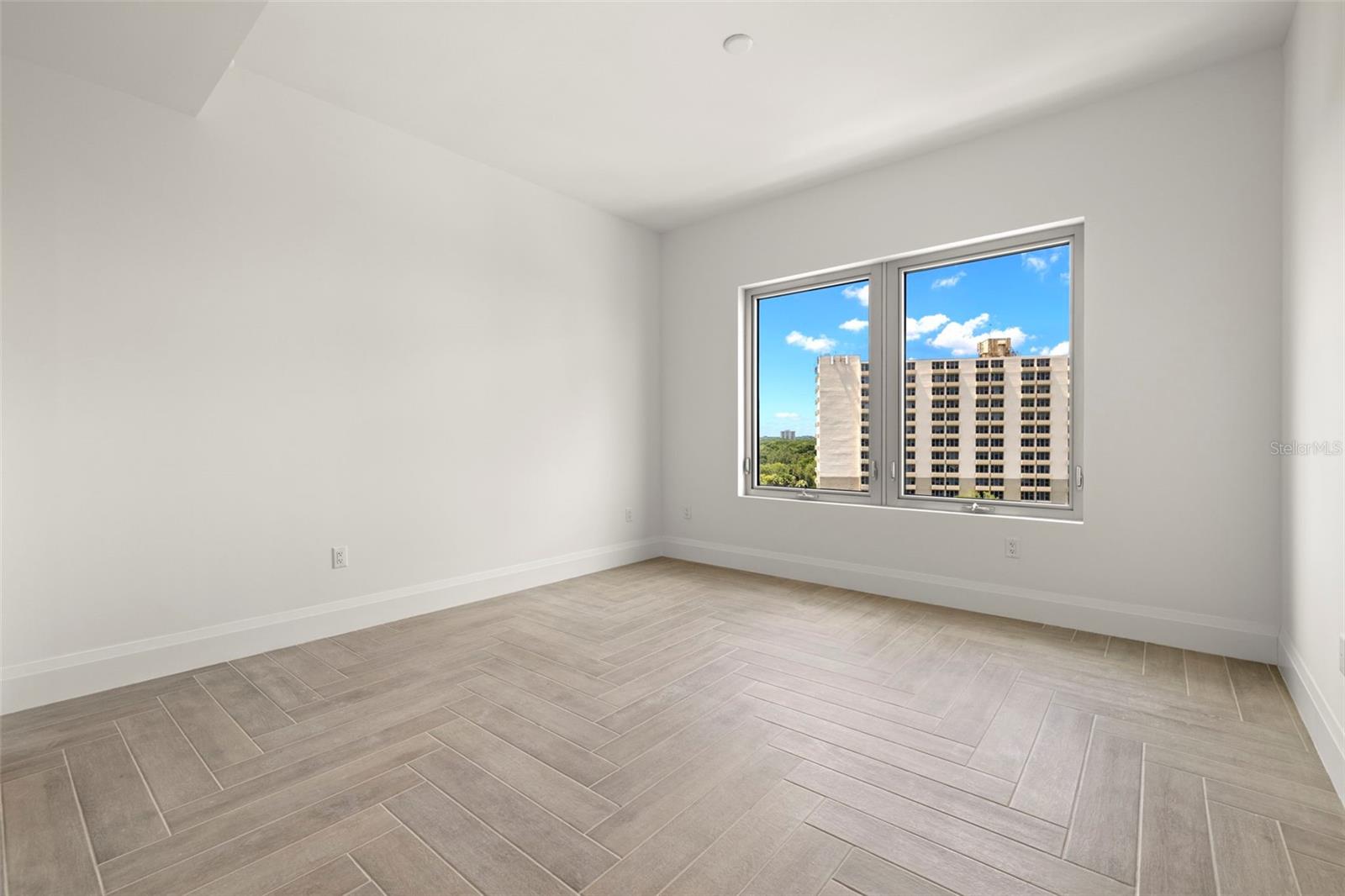 ALTURA BAYSHORE - Residential