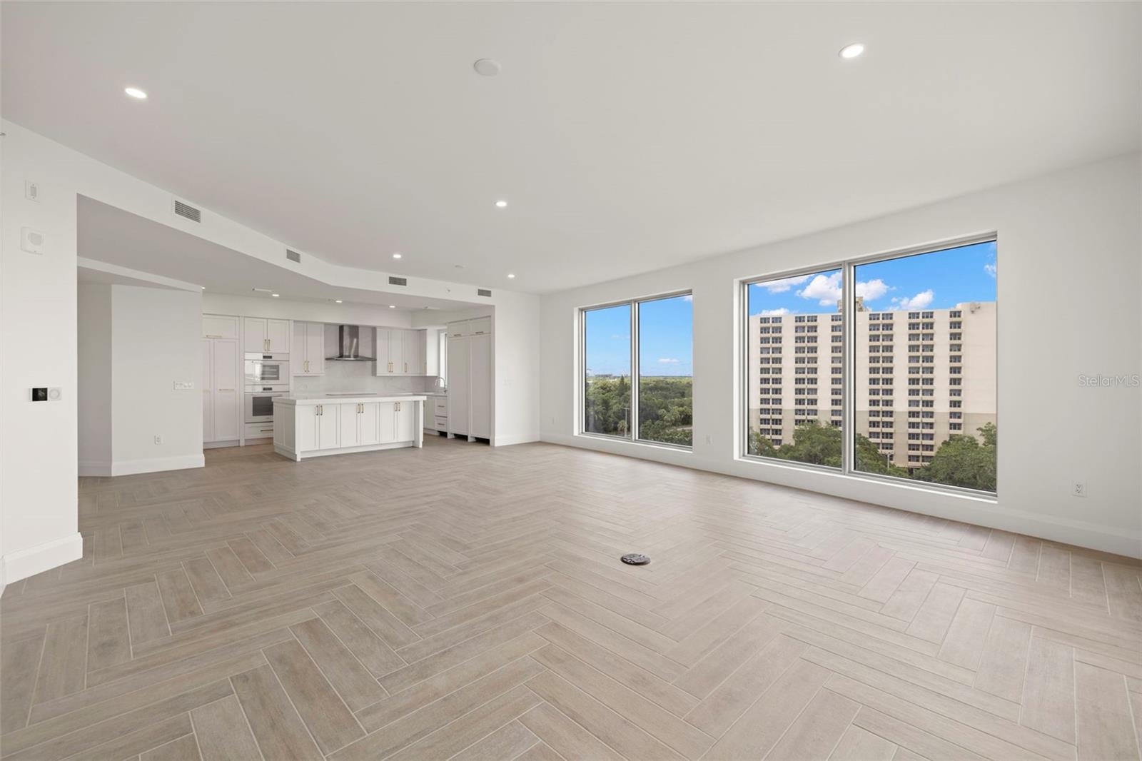 ALTURA BAYSHORE - Residential