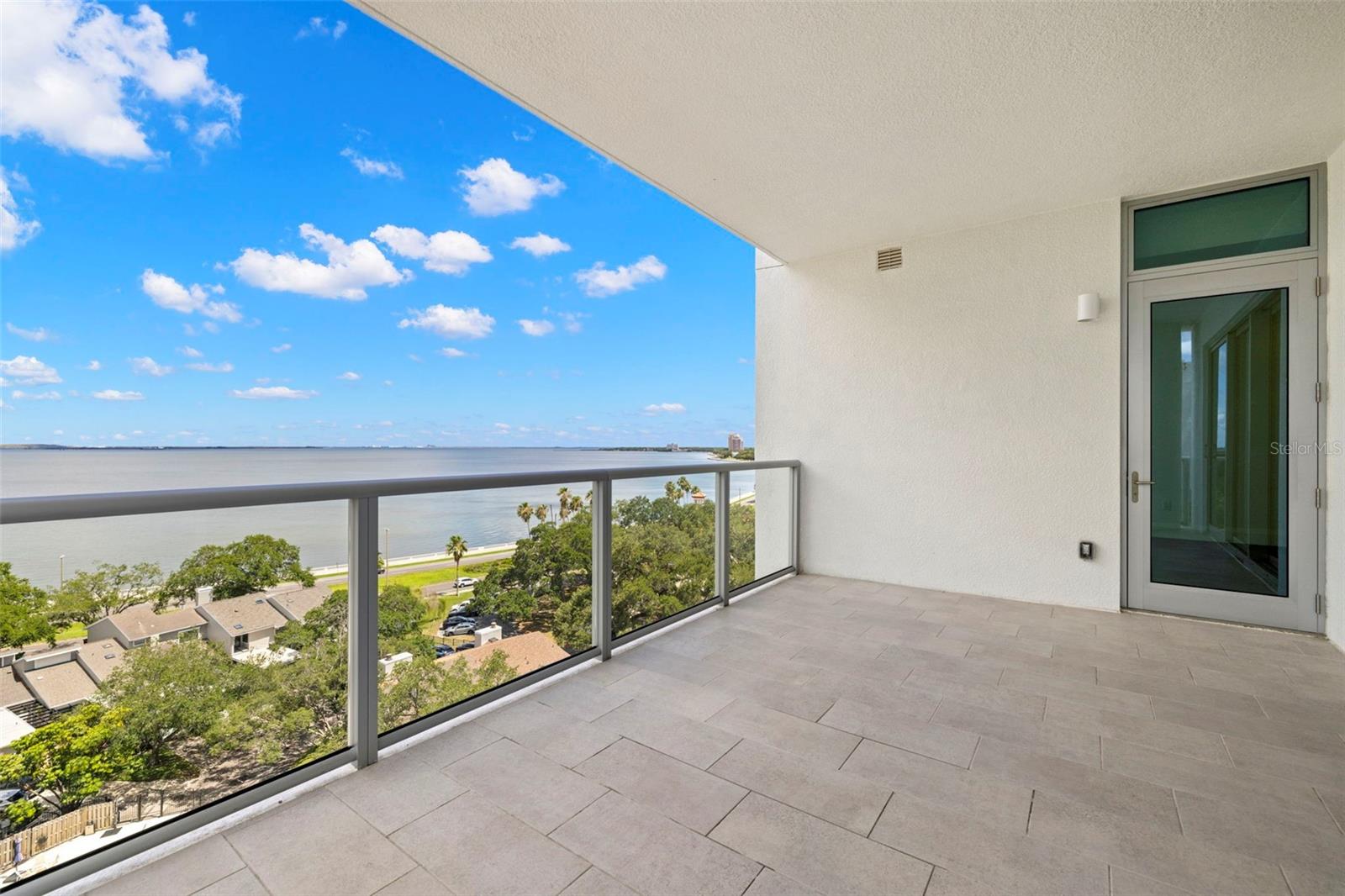 ALTURA BAYSHORE - Residential