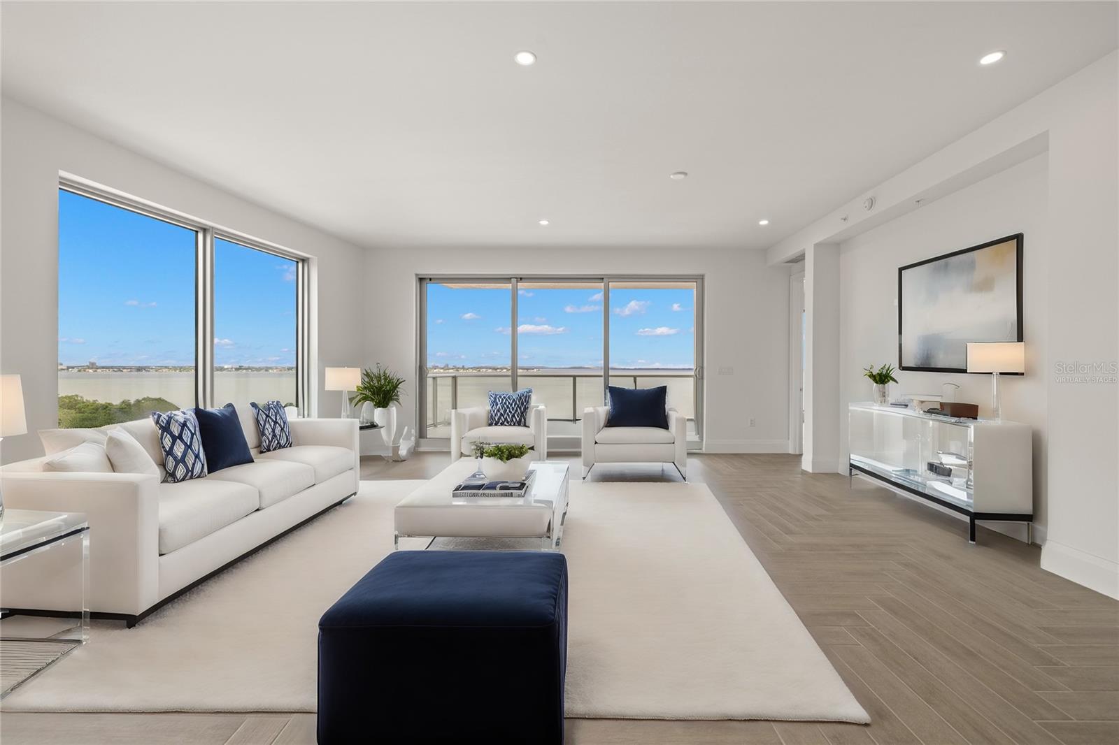 ALTURA BAYSHORE - Residential