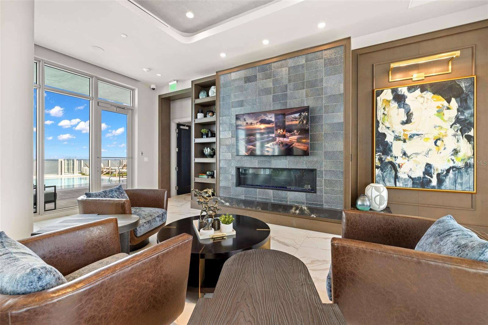 ALTURA BAYSHORE - Residential