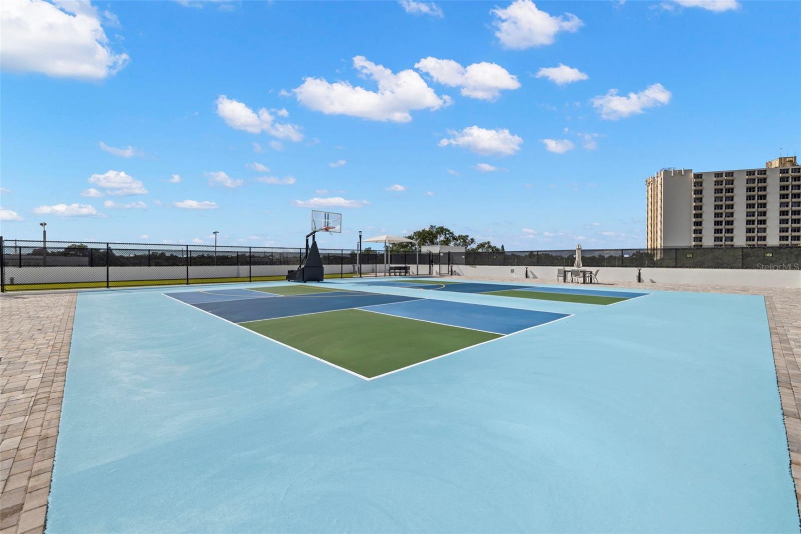 ALTURA BAYSHORE - Residential