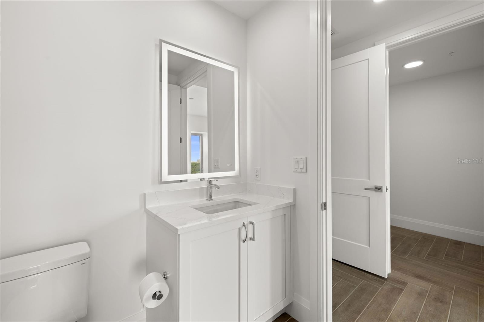 ALTURA BAYSHORE - Residential