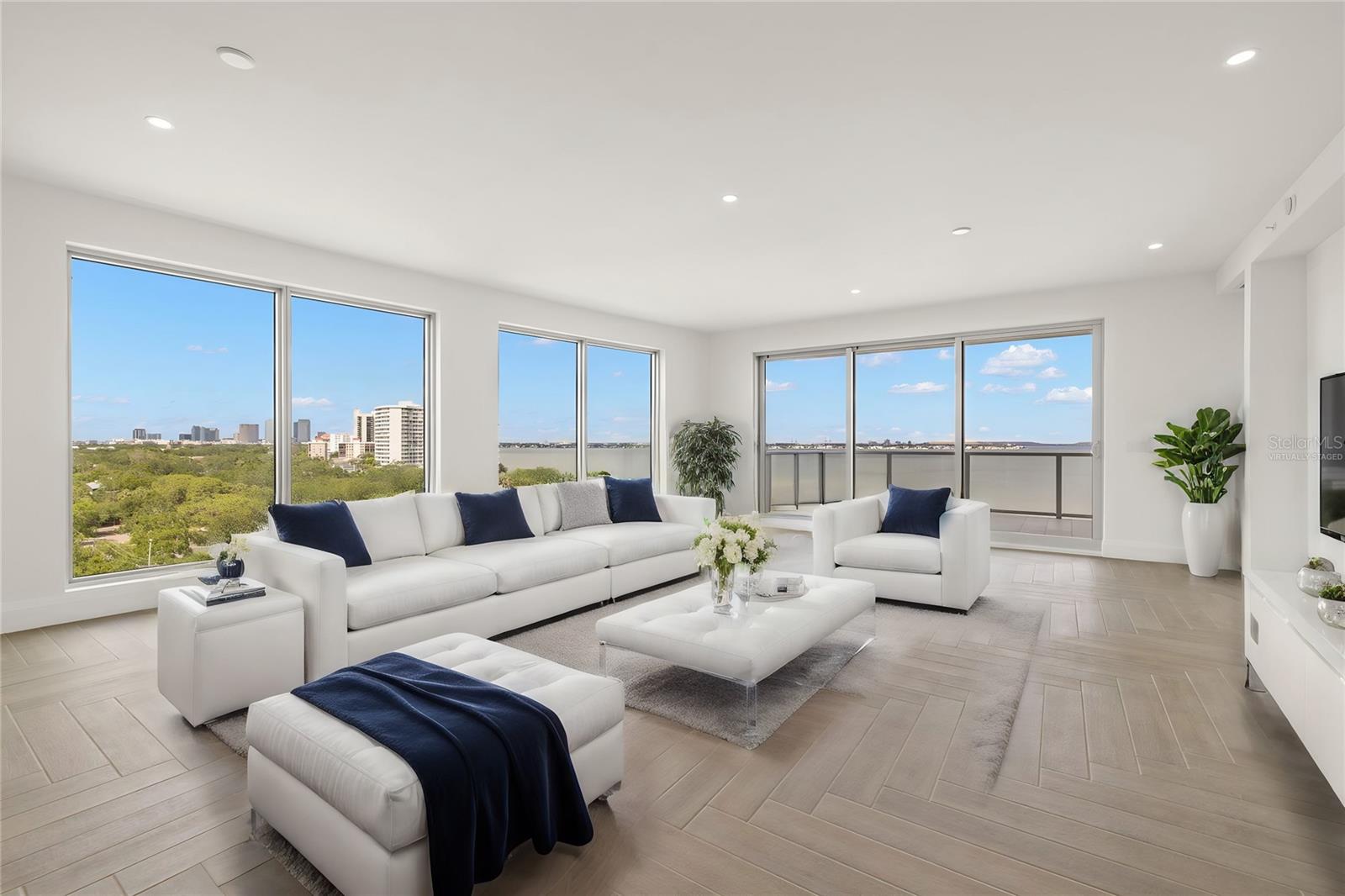 ALTURA BAYSHORE - Residential