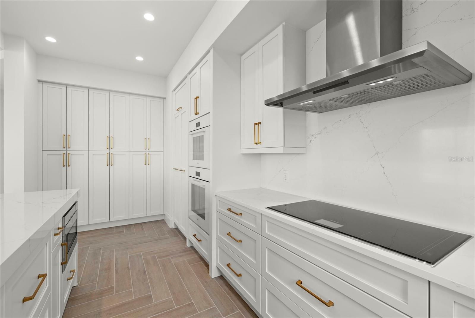 ALTURA BAYSHORE - Residential