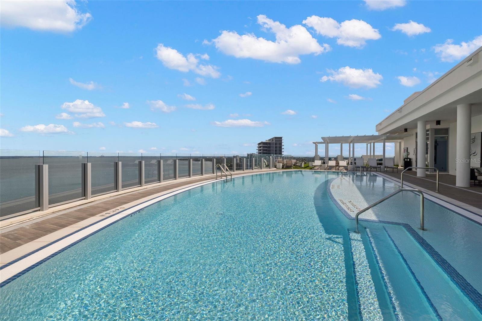 ALTURA BAYSHORE - Residential