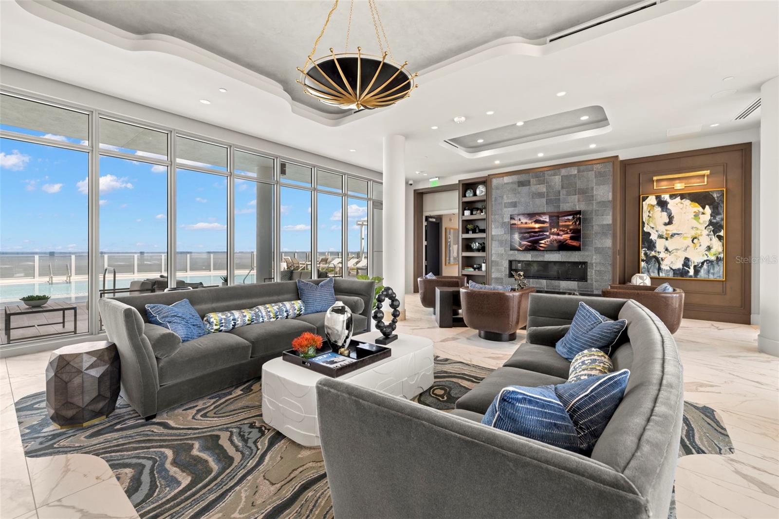 ALTURA BAYSHORE - Residential