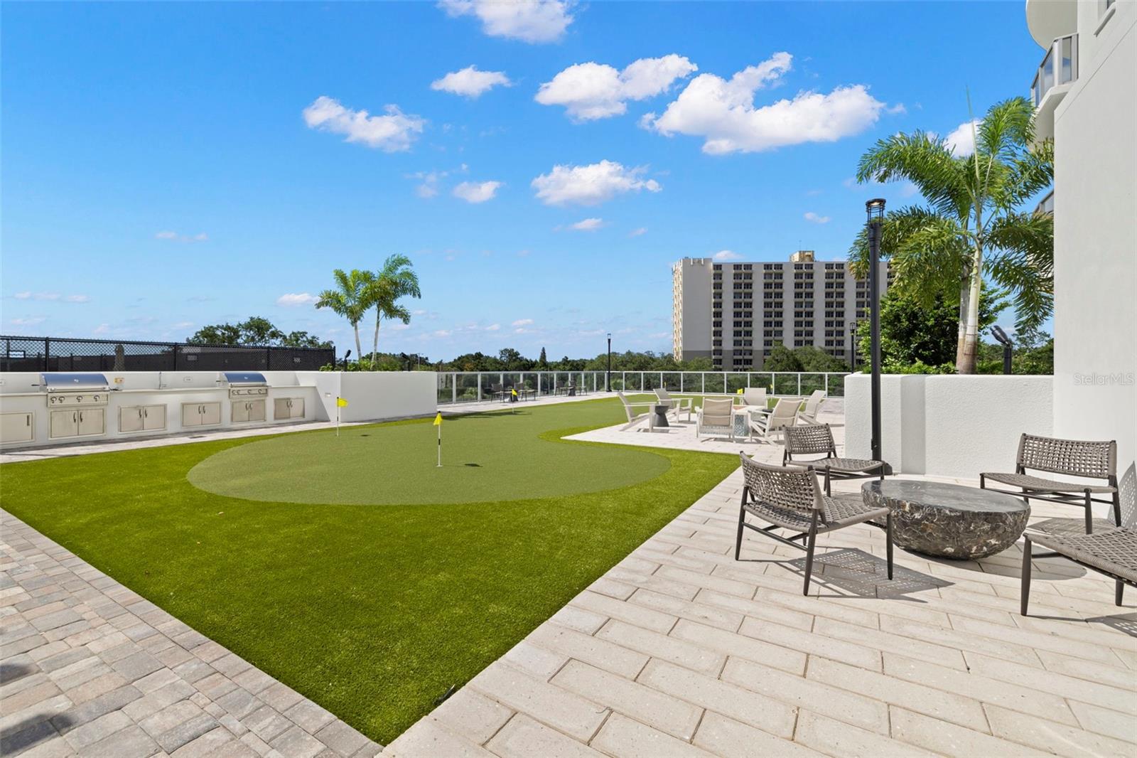 ALTURA BAYSHORE - Residential