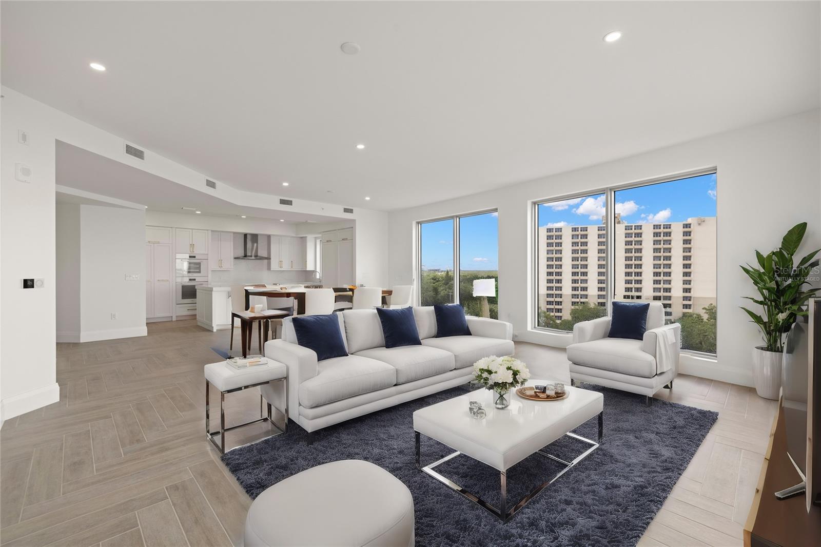 ALTURA BAYSHORE - Residential