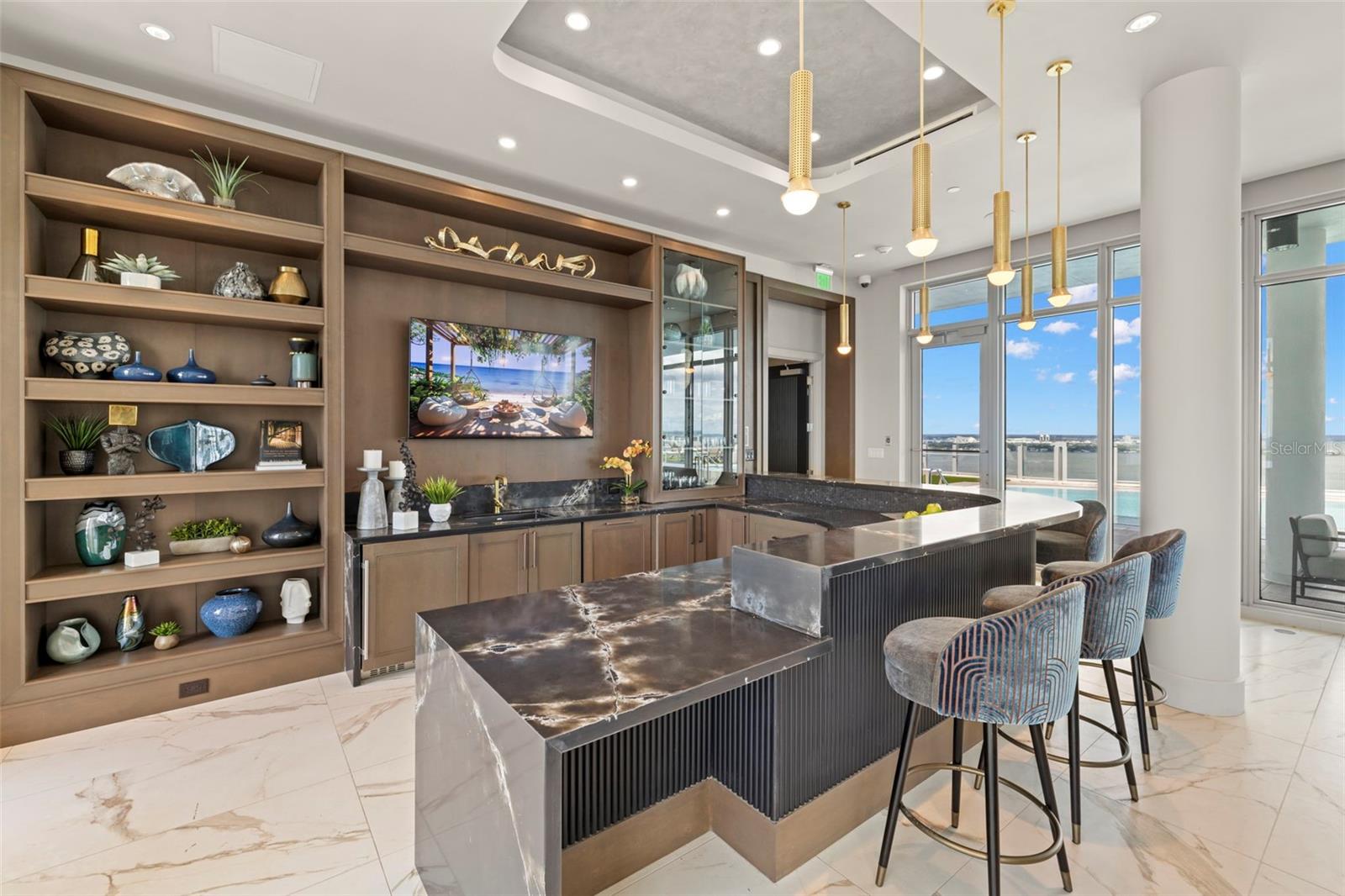 ALTURA BAYSHORE - Residential