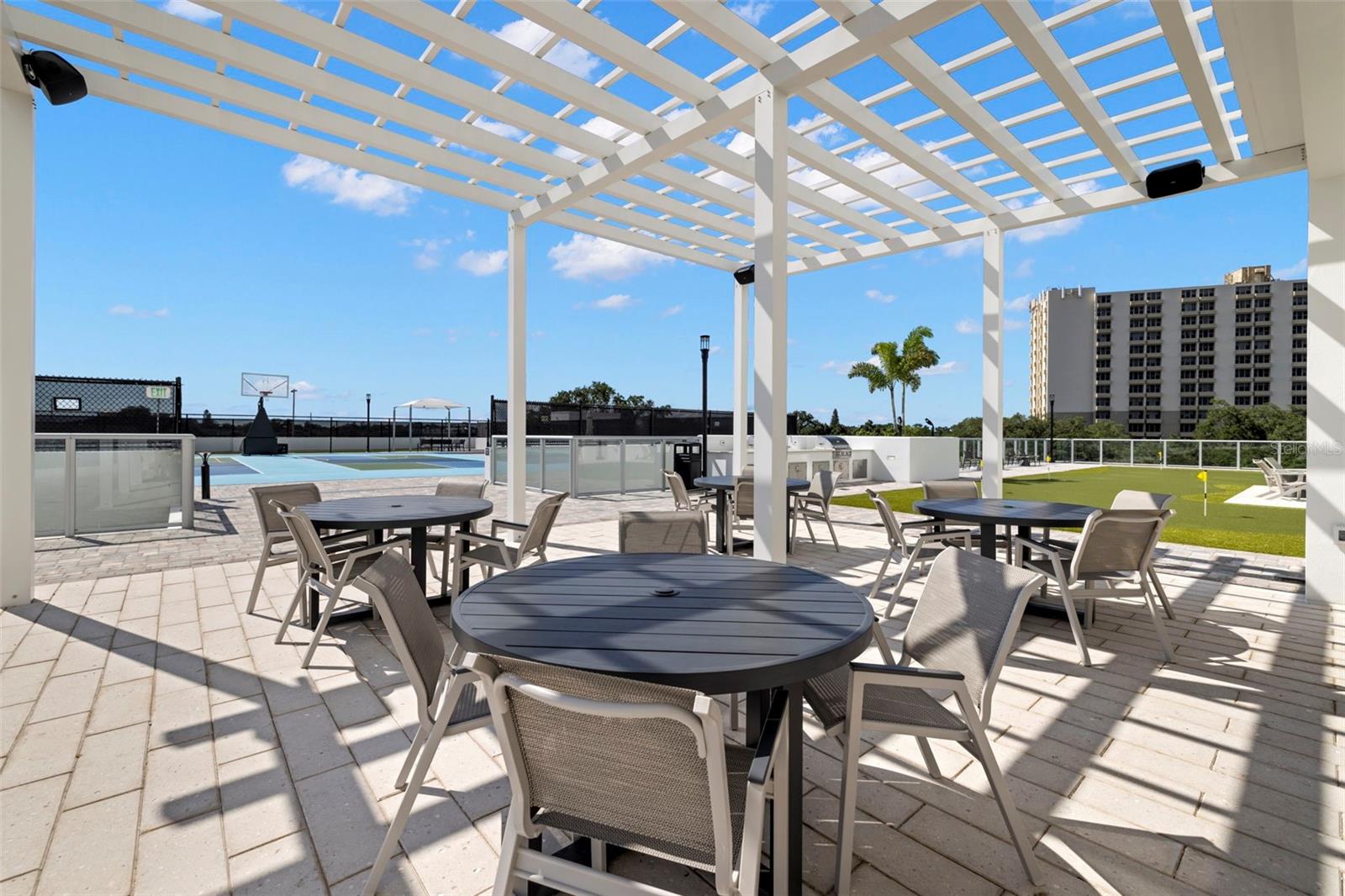 ALTURA BAYSHORE - Residential