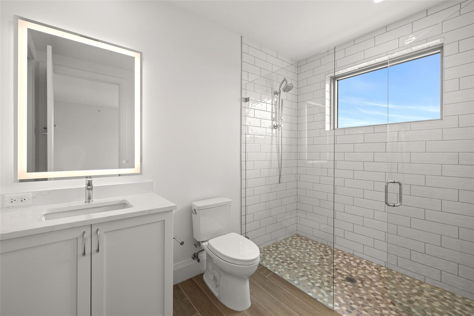 ALTURA BAYSHORE - Residential