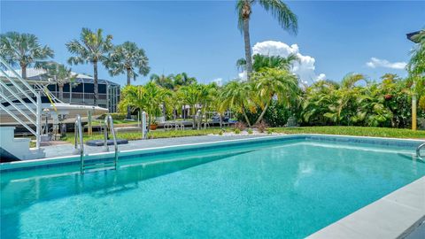 A home in LONGBOAT KEY