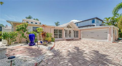 A home in LONGBOAT KEY