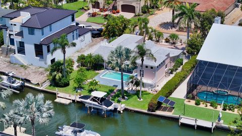 A home in LONGBOAT KEY