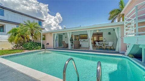 A home in LONGBOAT KEY