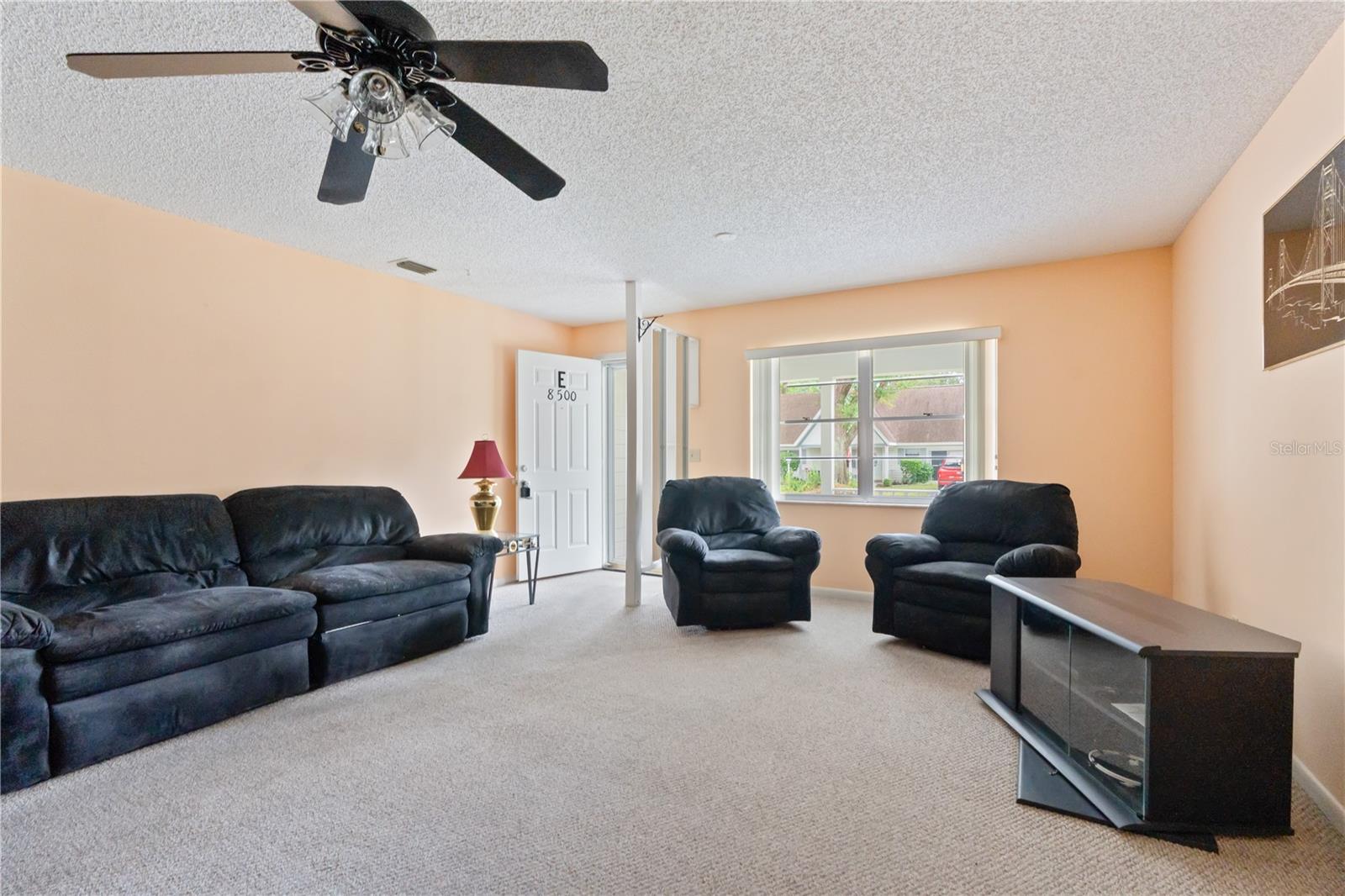CIRCLER SQUARE WOODS - Residential