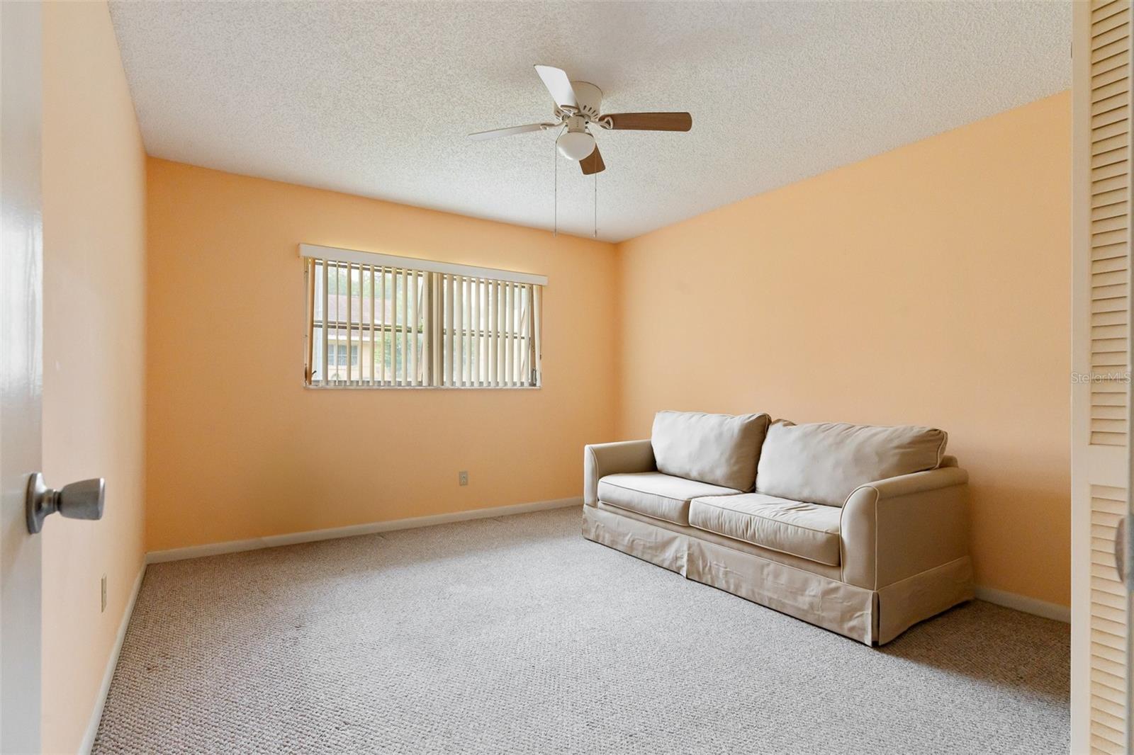 CIRCLER SQUARE WOODS - Residential