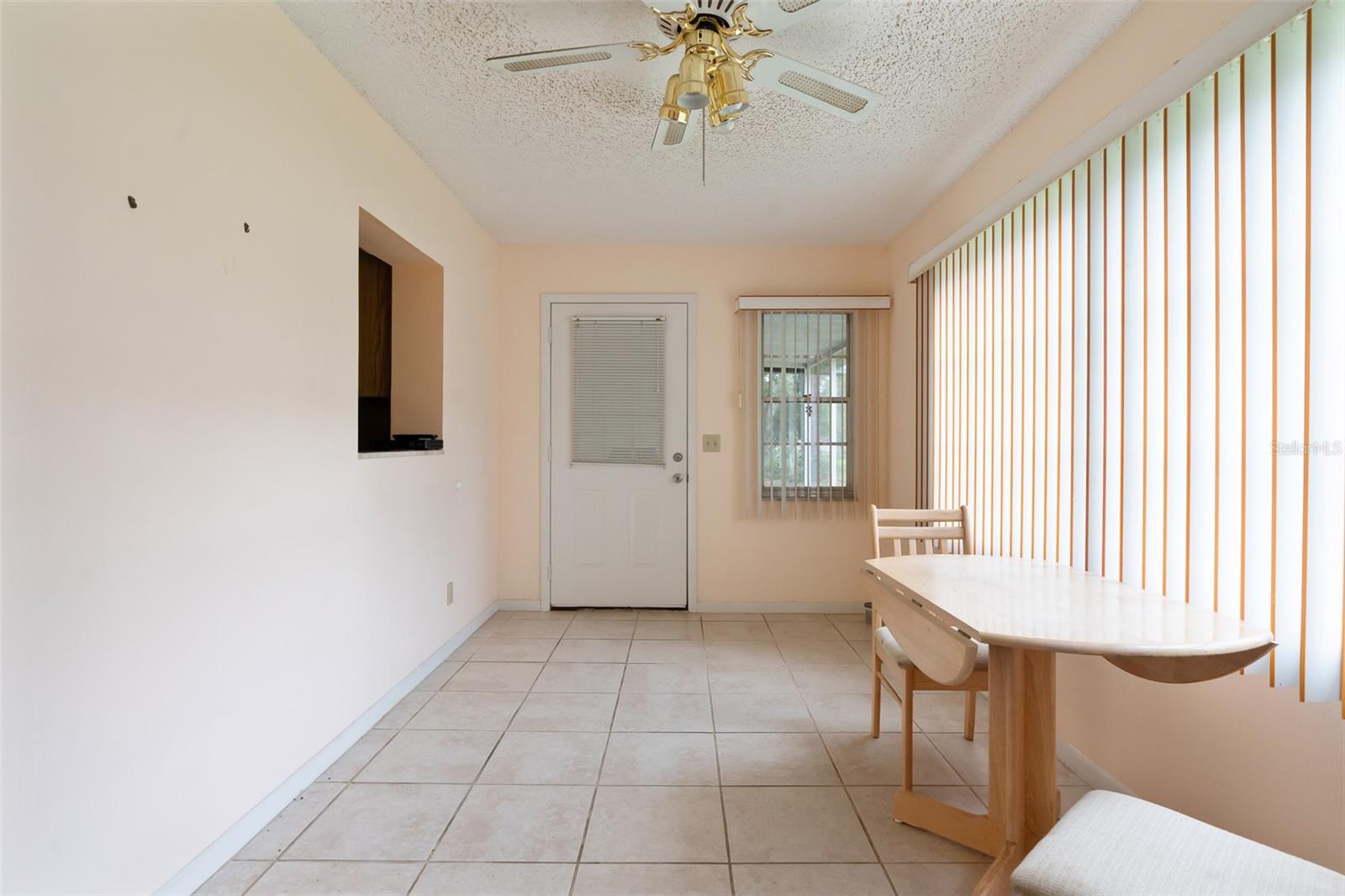 CIRCLER SQUARE WOODS - Residential