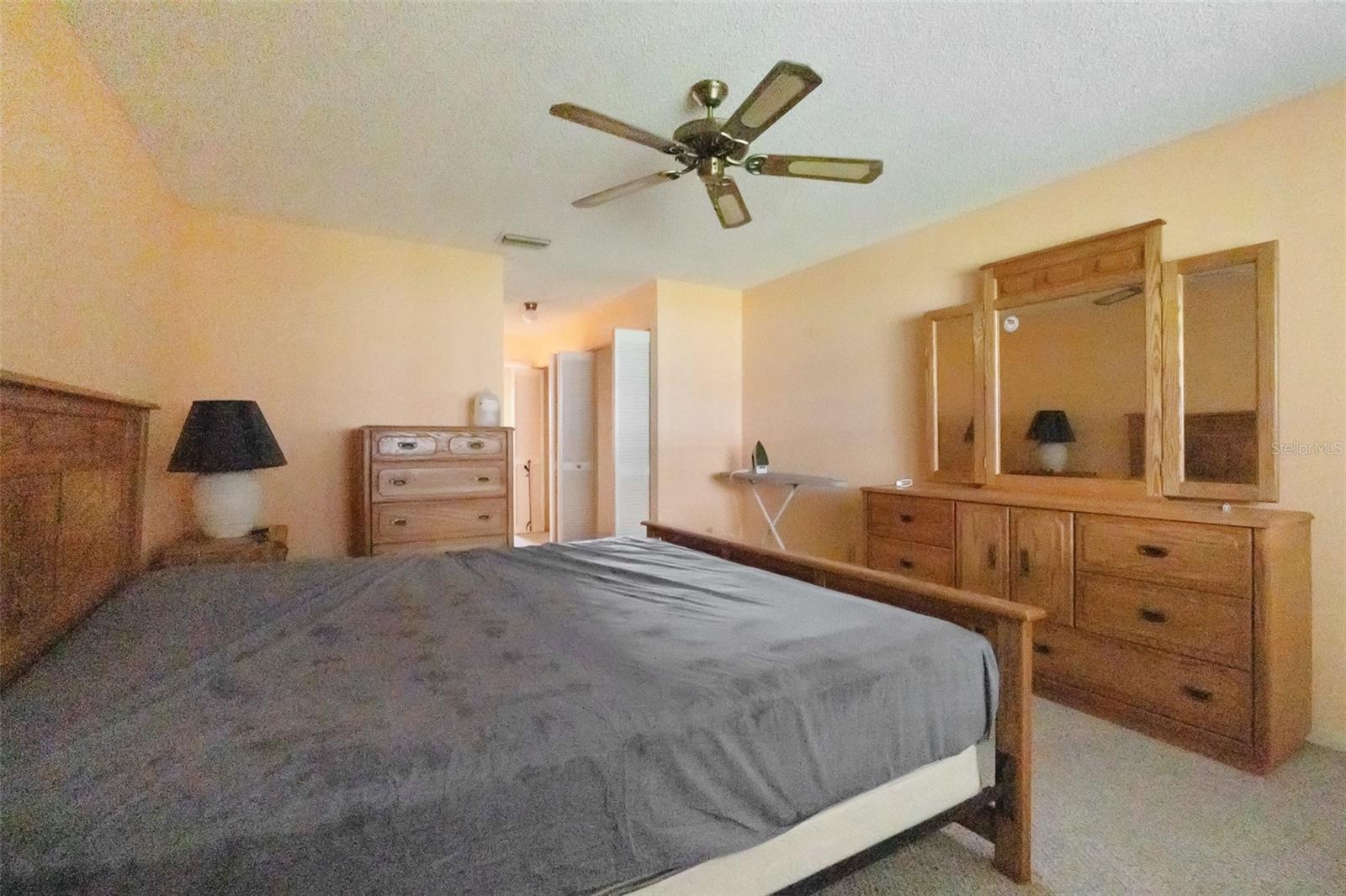 CIRCLER SQUARE WOODS - Residential