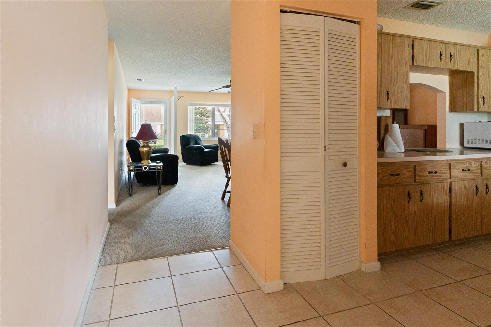 CIRCLER SQUARE WOODS - Residential
