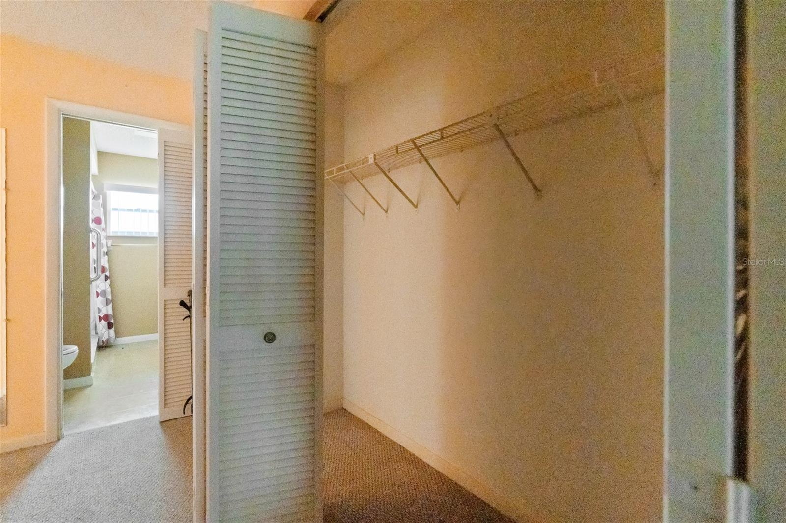 CIRCLER SQUARE WOODS - Residential