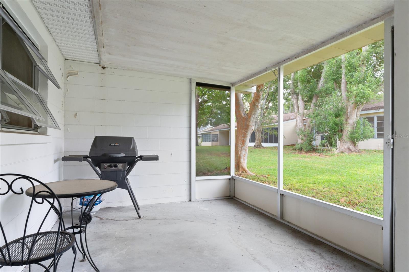 CIRCLER SQUARE WOODS - Residential