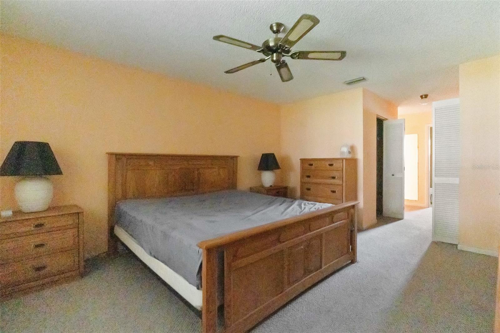 CIRCLER SQUARE WOODS - Residential