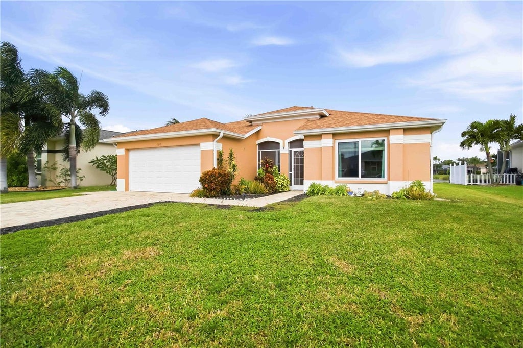 Photo of 5207 52nd Avenue W, Bradenton, FL 34210 (MLS # A4711380)