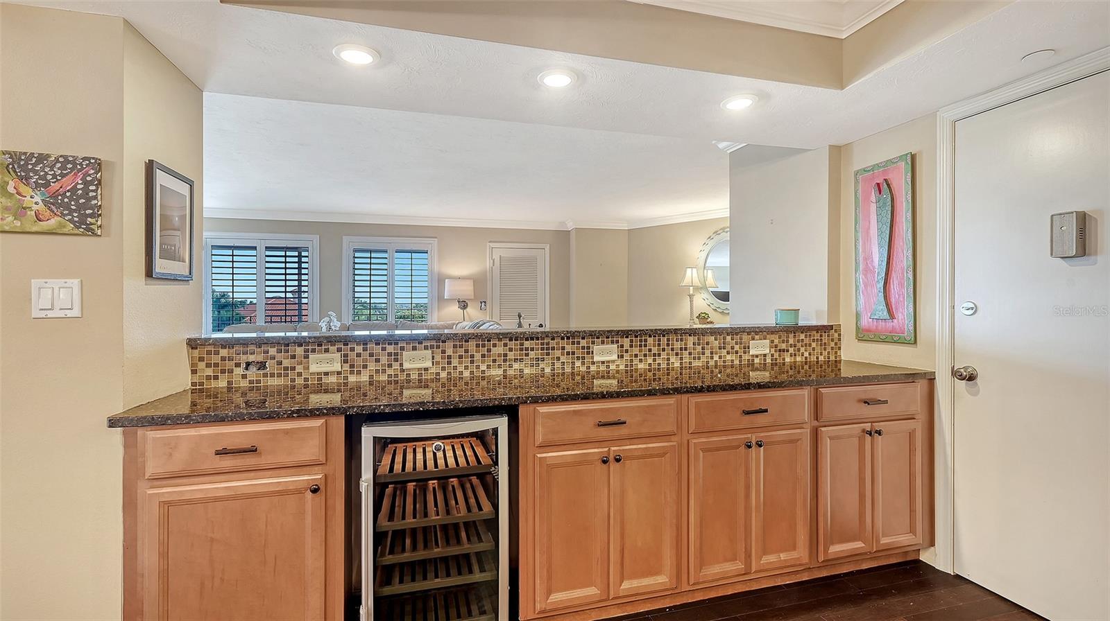 ST ARMAND TOWERS NORTH - Residential