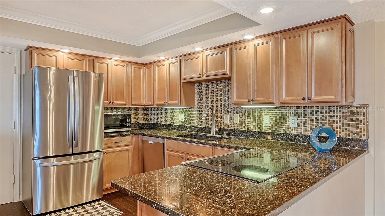 ST ARMAND TOWERS NORTH - Residential