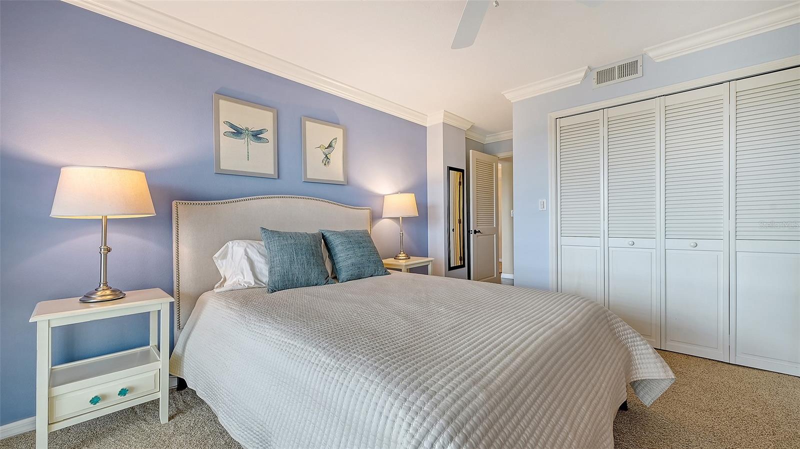 ST ARMAND TOWERS NORTH - Residential