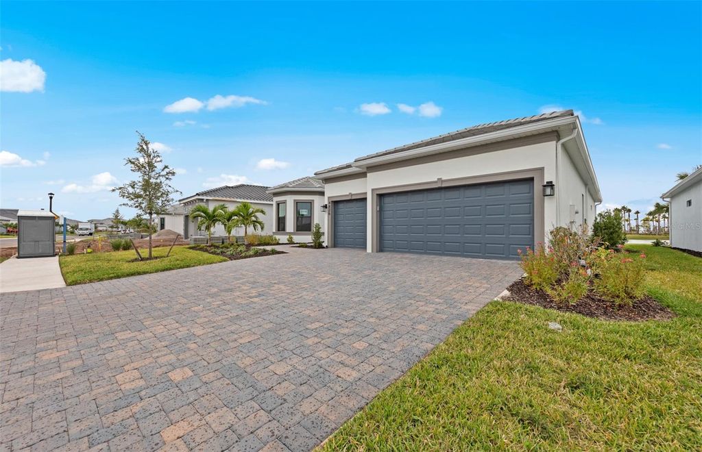 Photo of 4826 Empire Landing Run, Lakewood Ranch, FL 34211 (MLS # TB8479990)
