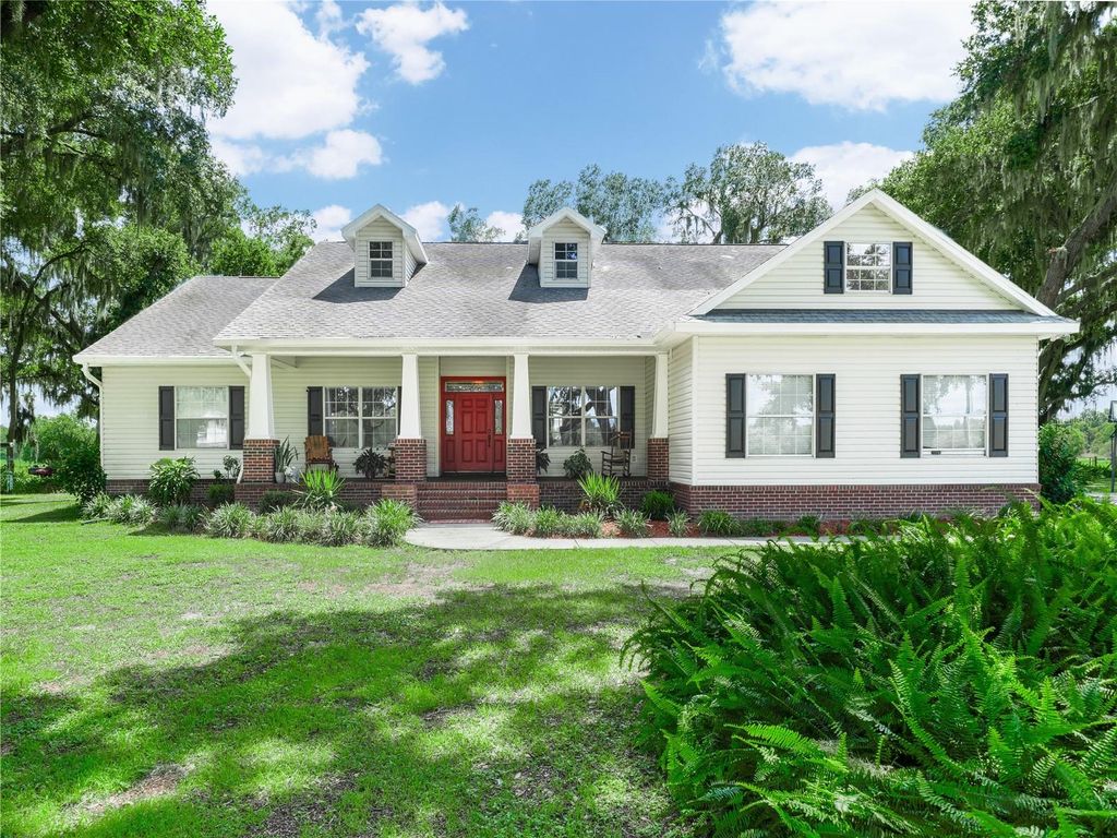 Photo of 1096 Drew Street, Lakeland, FL 33810 (MLS # L4956543)