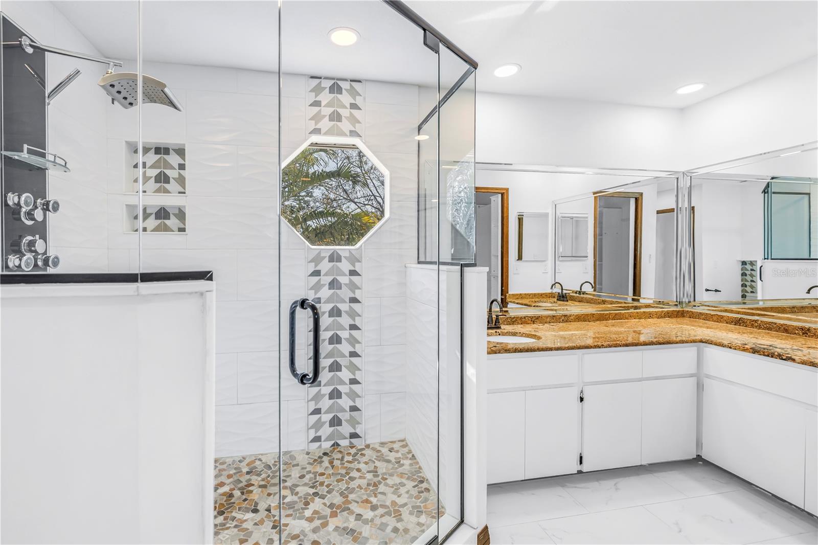 LAKE VALENCIA UNIT ONE - Residential