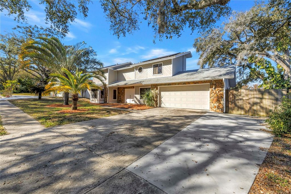 Photo of 2789 Valencia Lane W, Palm Harbor, FL 34684 (MLS # TB8473191)