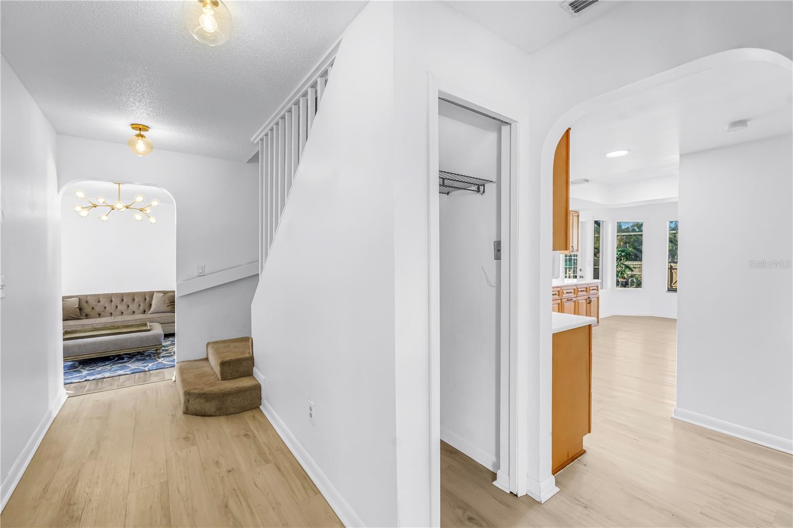 LAKE VALENCIA UNIT ONE - Residential