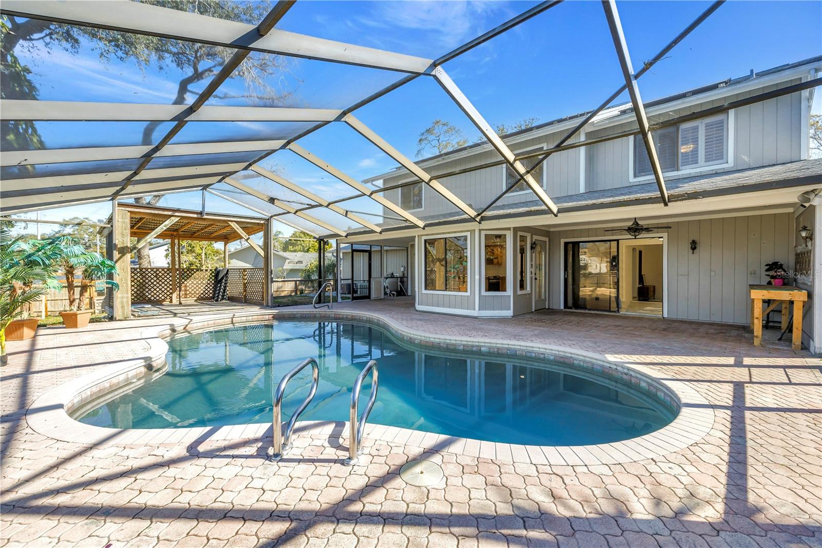 LAKE VALENCIA UNIT ONE - Residential