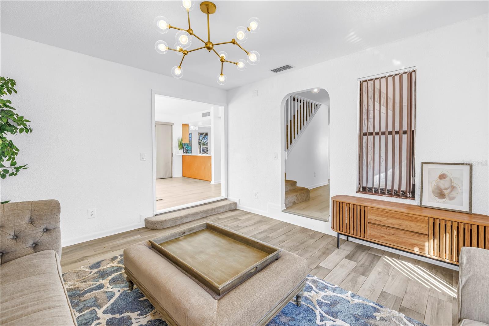 LAKE VALENCIA UNIT ONE - Residential