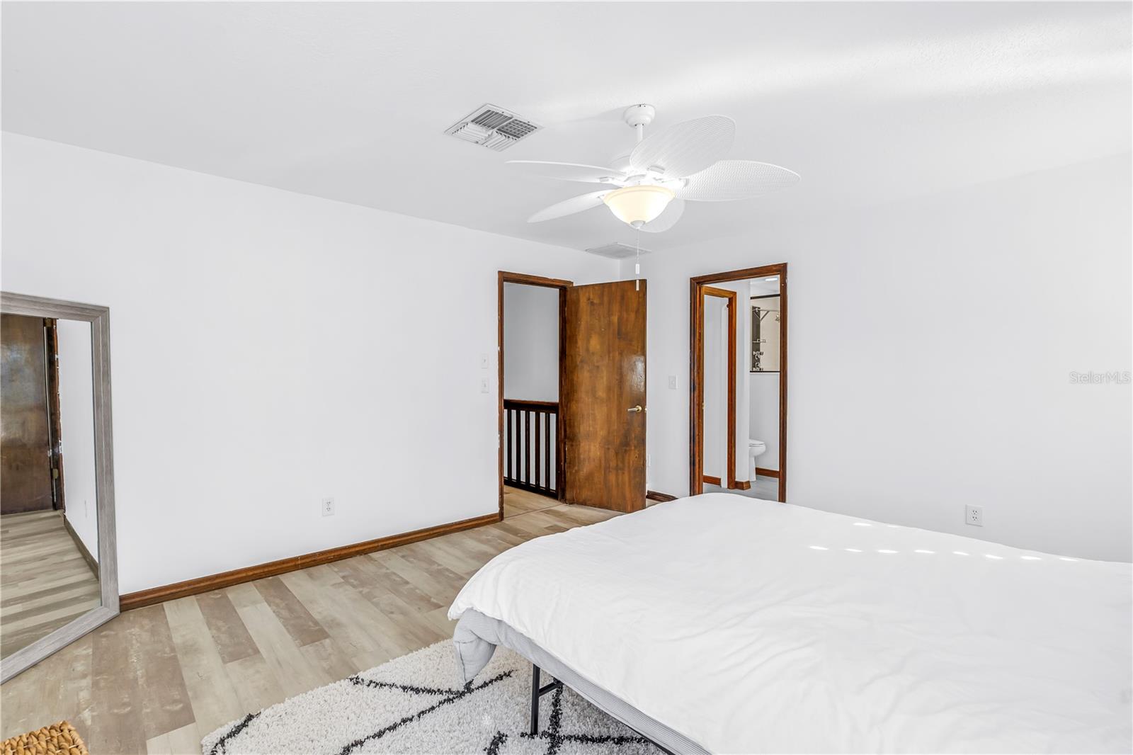 LAKE VALENCIA UNIT ONE - Residential