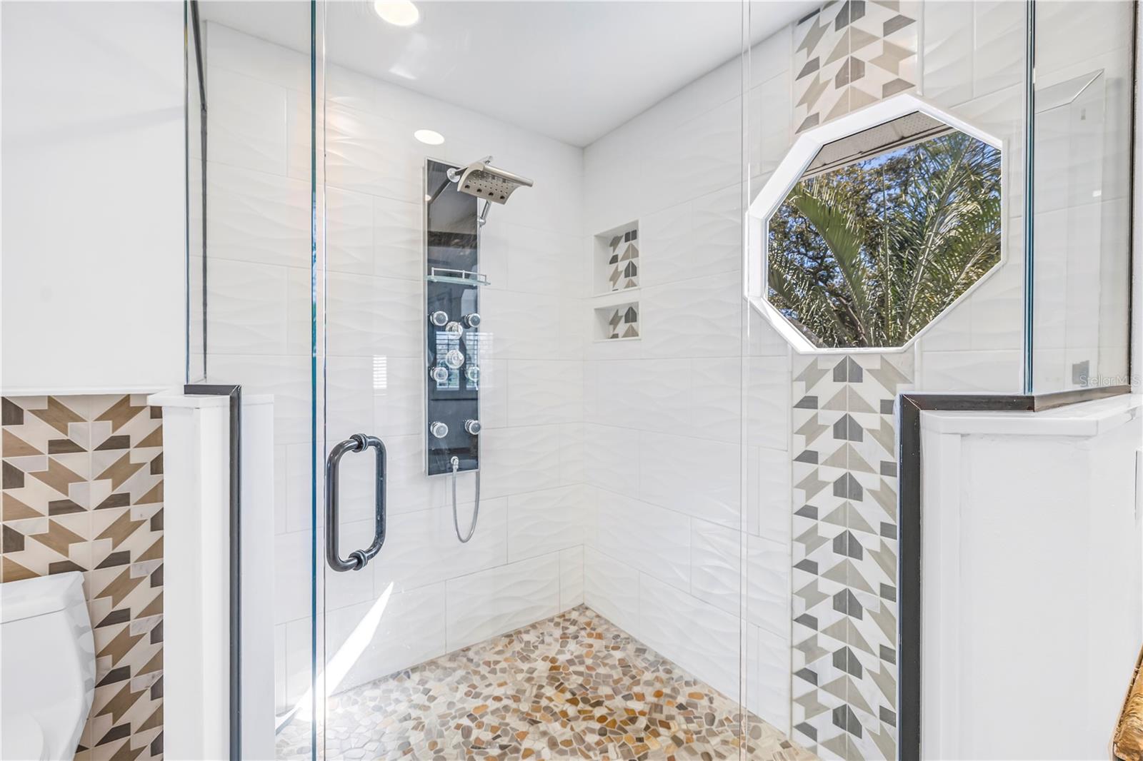 LAKE VALENCIA UNIT ONE - Residential